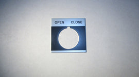 Nameplate, OPEN/CLOSE, For pit control boxes on Slagger M and Slagger Plus tables Ser# T-310 to T-3860